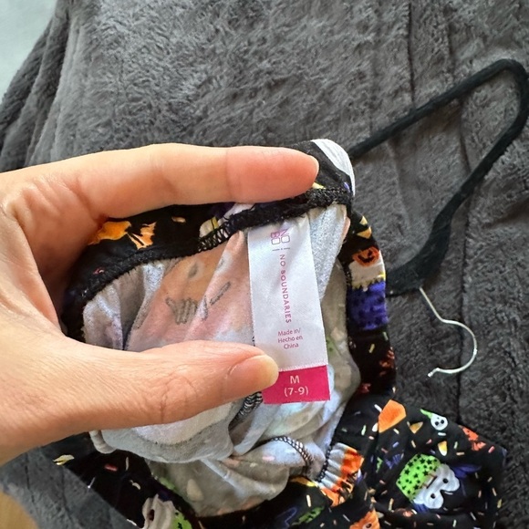 No boundaries Halloween cupcake leggings sz medium - Picture 4 of 4